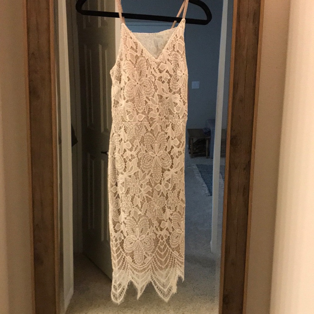 Super cute! Perfect for going out or weddings